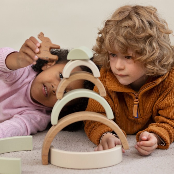 Kinder Spielzeug - square - atalanda - freepik.jpg