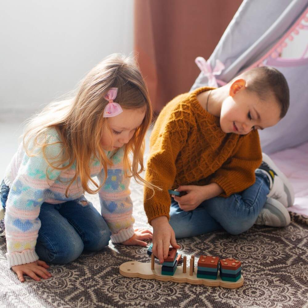 atalanda - Kinder Weihnachten spielen - sqaure - freepik.jpg