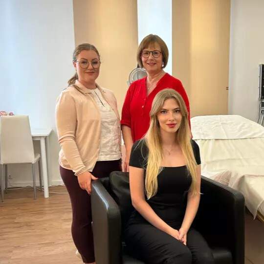 Top Parfümerie Team Bild square.jpg