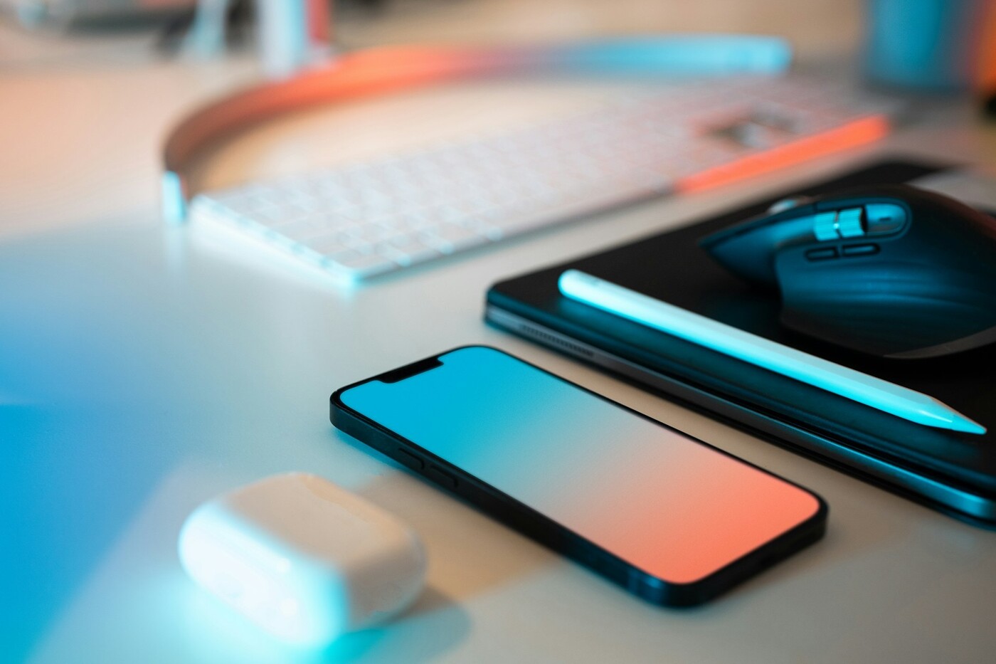 Technik Bild - 3 zu 2 - Unsplash.jpg