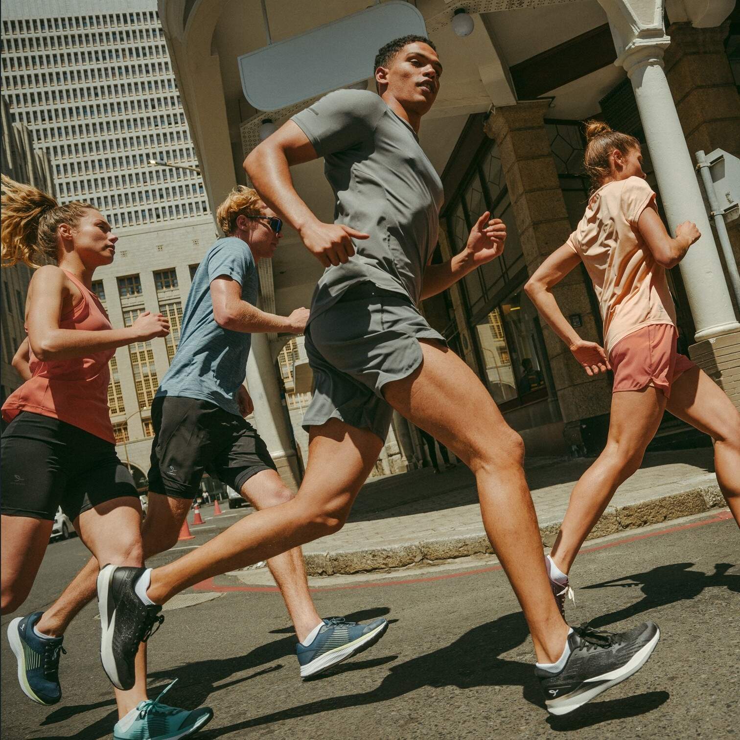 Laufschuhe 4 - square - Intersport Schmidt - von Intersport Schmidt.jpg