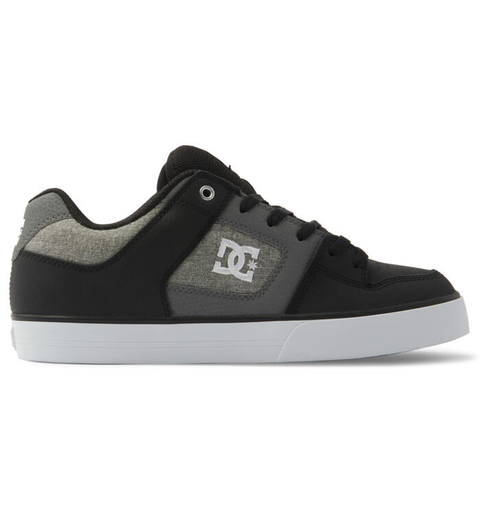Black and white dc shoes shop