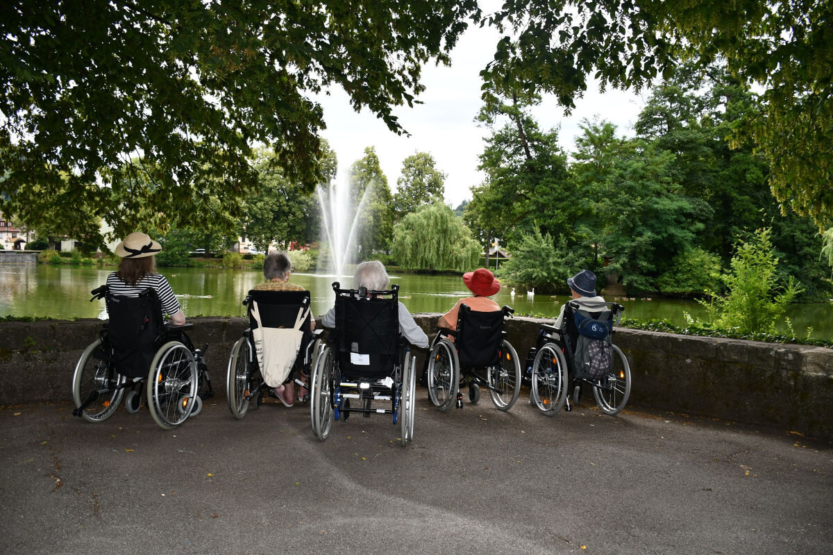 Stadtspaziergang für Menschen mit Demenz und ihre Angehörigen (Rollstuhl-geeignet)