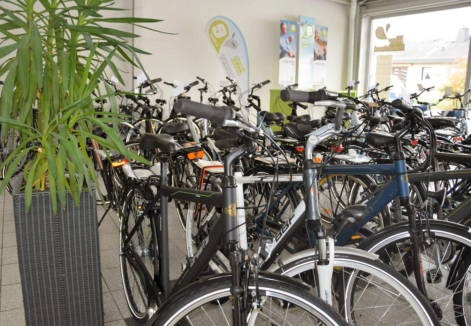 Autohaus Heinen - Zweirad-Fachgeschäft Bedburg