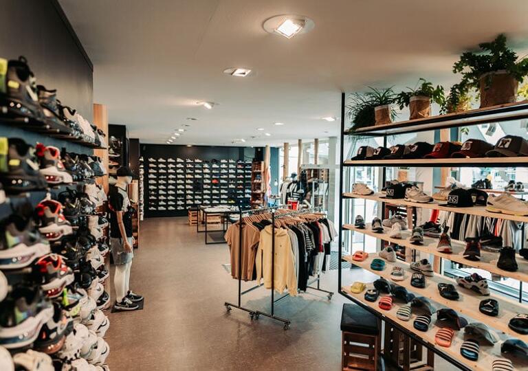 Jumpnshoez - Sneaker, Fashion & Streetwear Hauenstein