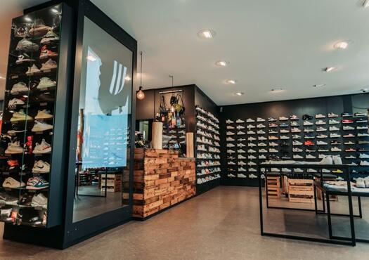 Jumpnshoez - Sneaker, Fashion & Streetwear