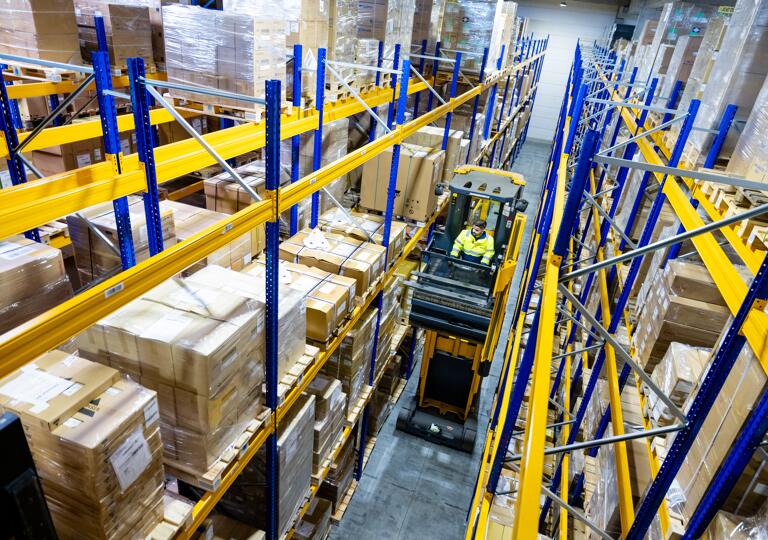 Spedition und Logistik Center NUSS Wörth