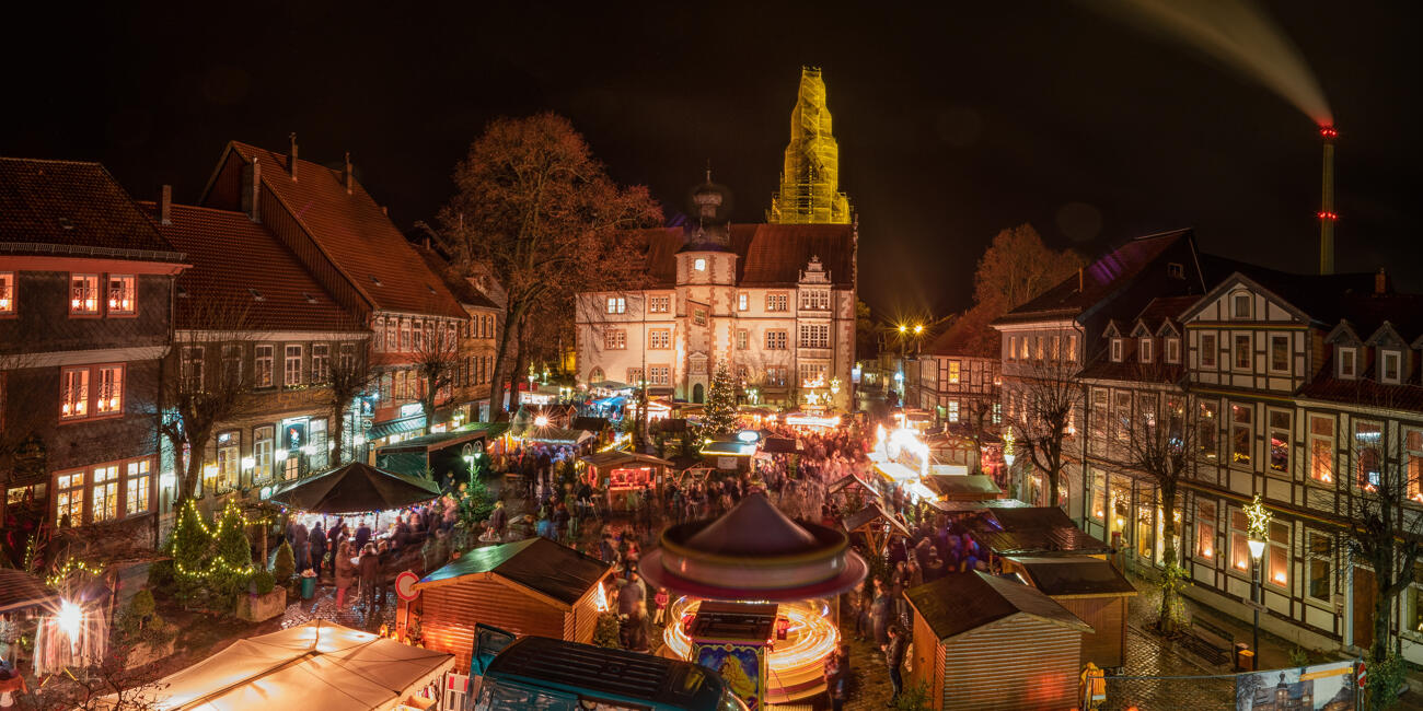 Der Alfelder Weihnachtsmarkt ist ein beliebter und friedlicher Ort, gerade auch für Familien...