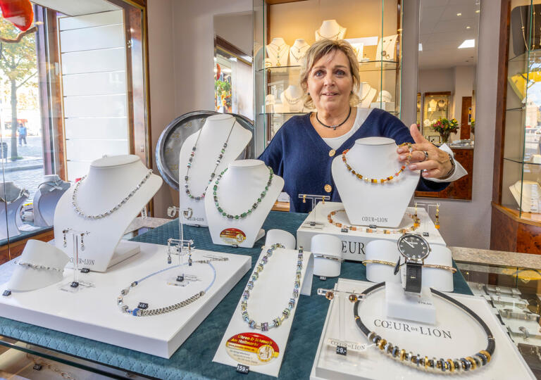Uhren und Schmuck am Hallmarkt Halle