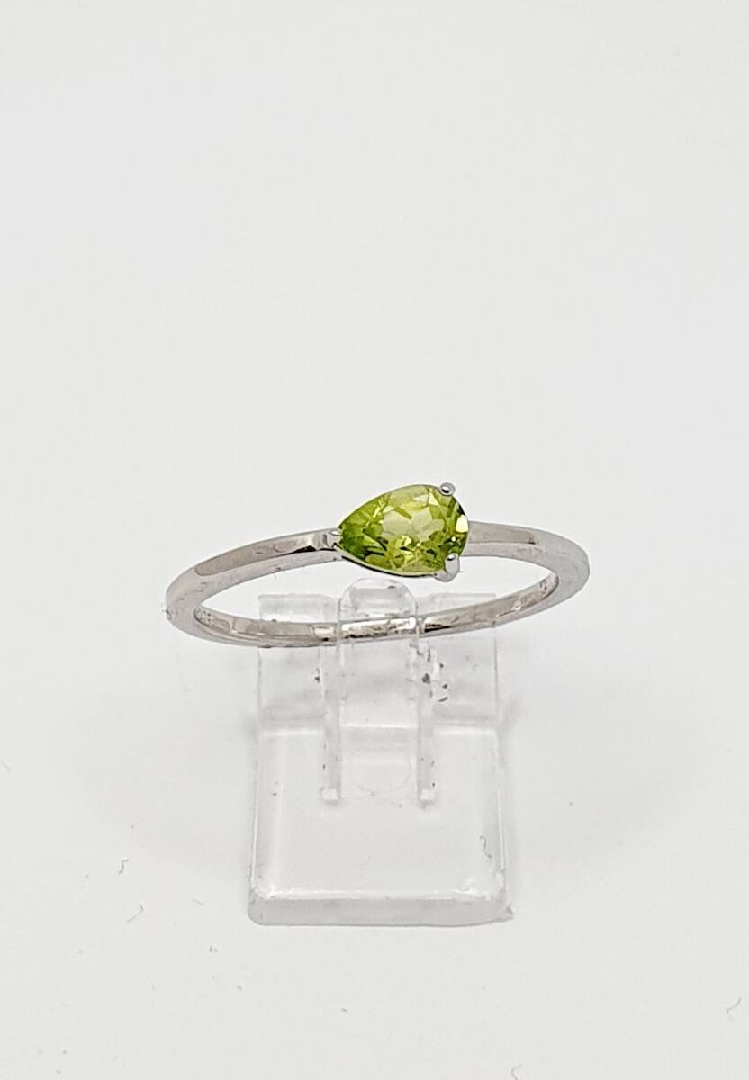 # Weißgoldring 0.40ct Peridot