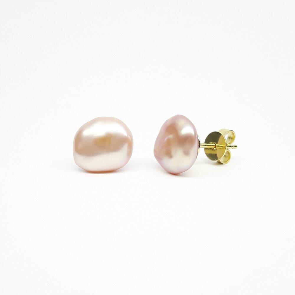 Boucles d'oreilles en or jaune 18kt et perles de culture d'eau douce Keshi Ø11mm rose/violet.