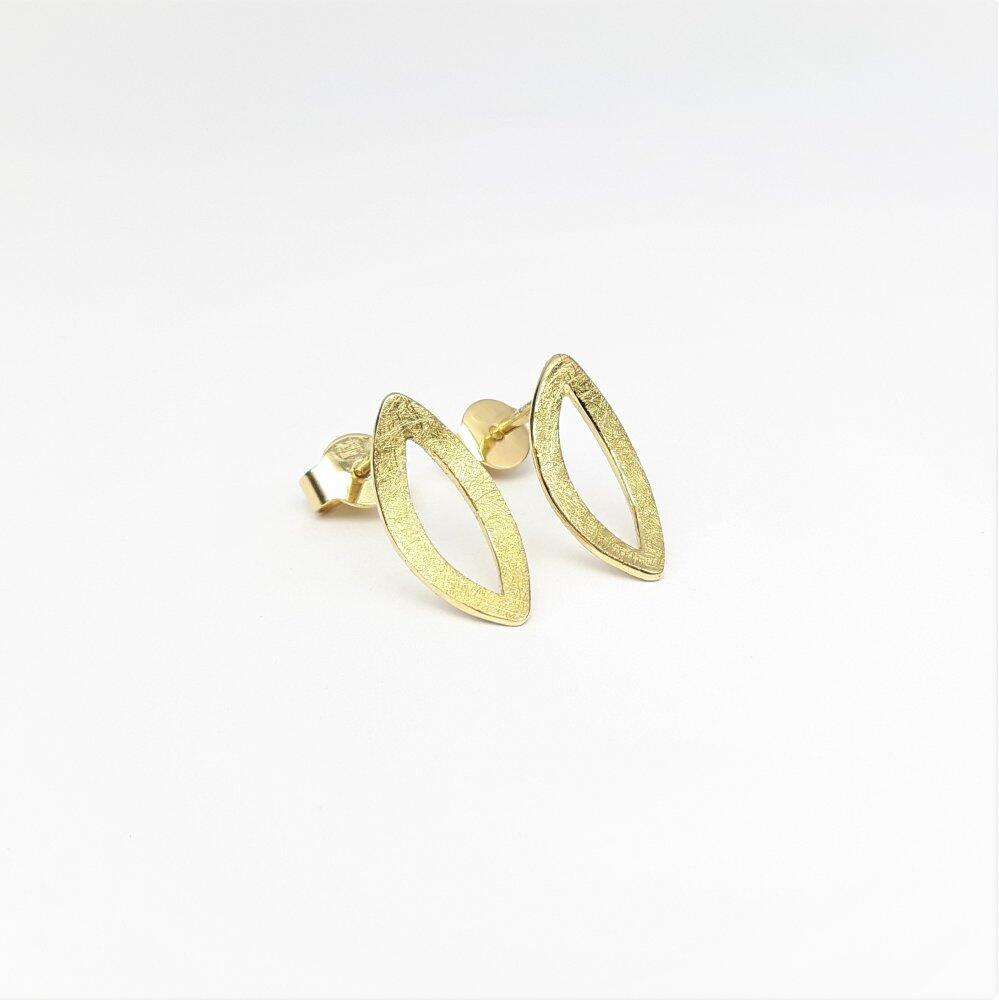 Stud earrings navette in 18kt yellow gold.