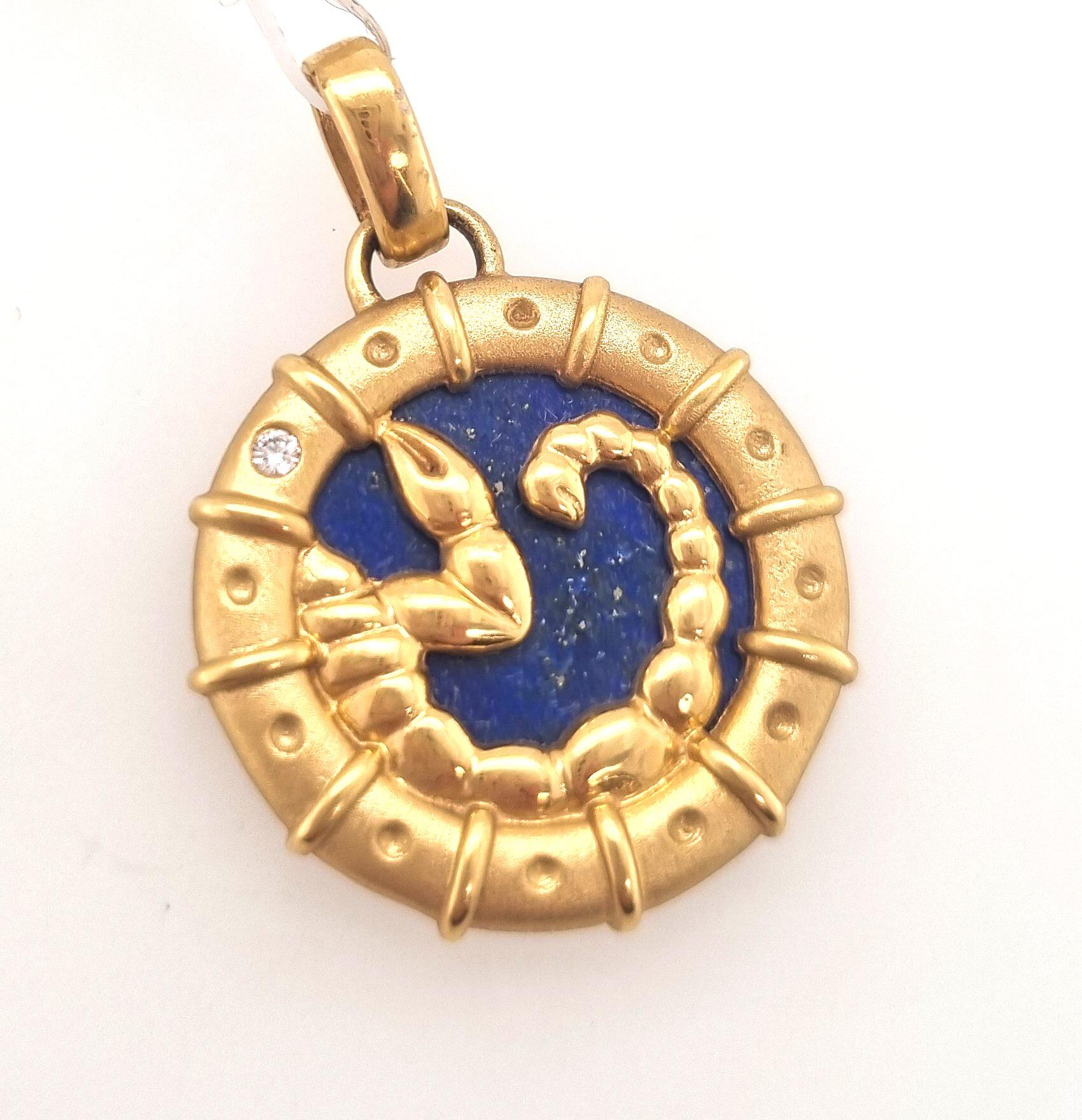 Skorpion Medaillenanhänger 18K Gelbgold mit Lapislazuli und 0,02ct Naturdiamant (letztes Modell)