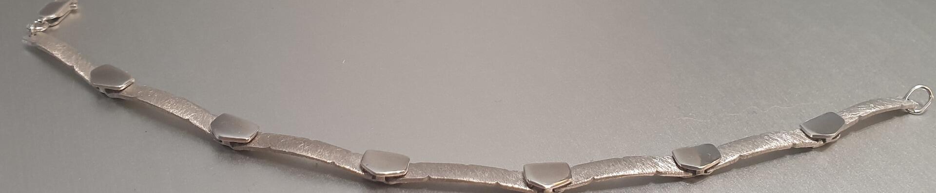 # Armbänder aus Weißgold: 389€ Preis + 16.98 gr Ihres Goldes