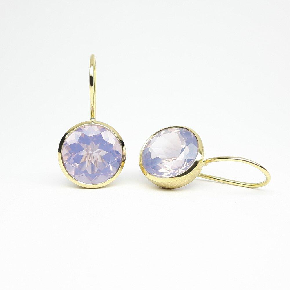 Boucles d'oreilles en or jaune 18kt et améthyste. Pièce unique.