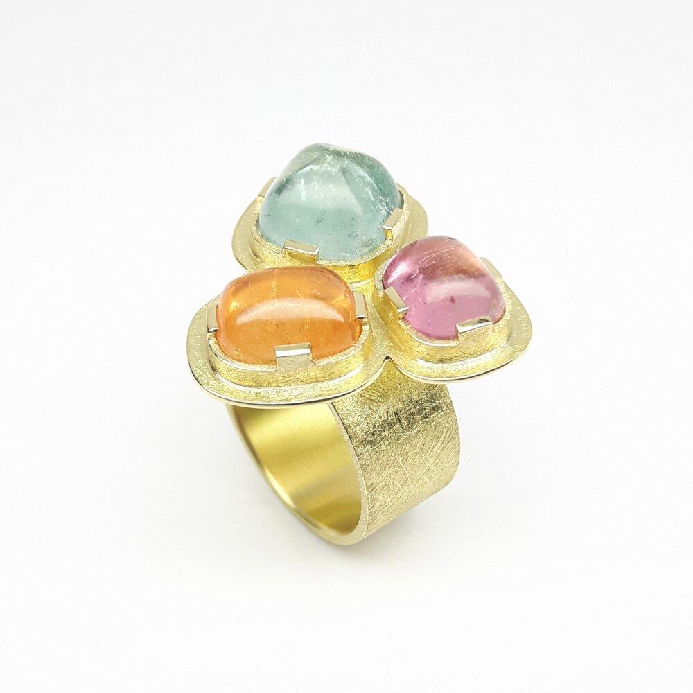 Statement ring in 18kt yellow gold, tourmaline and mandarin garnet. Unique piece.