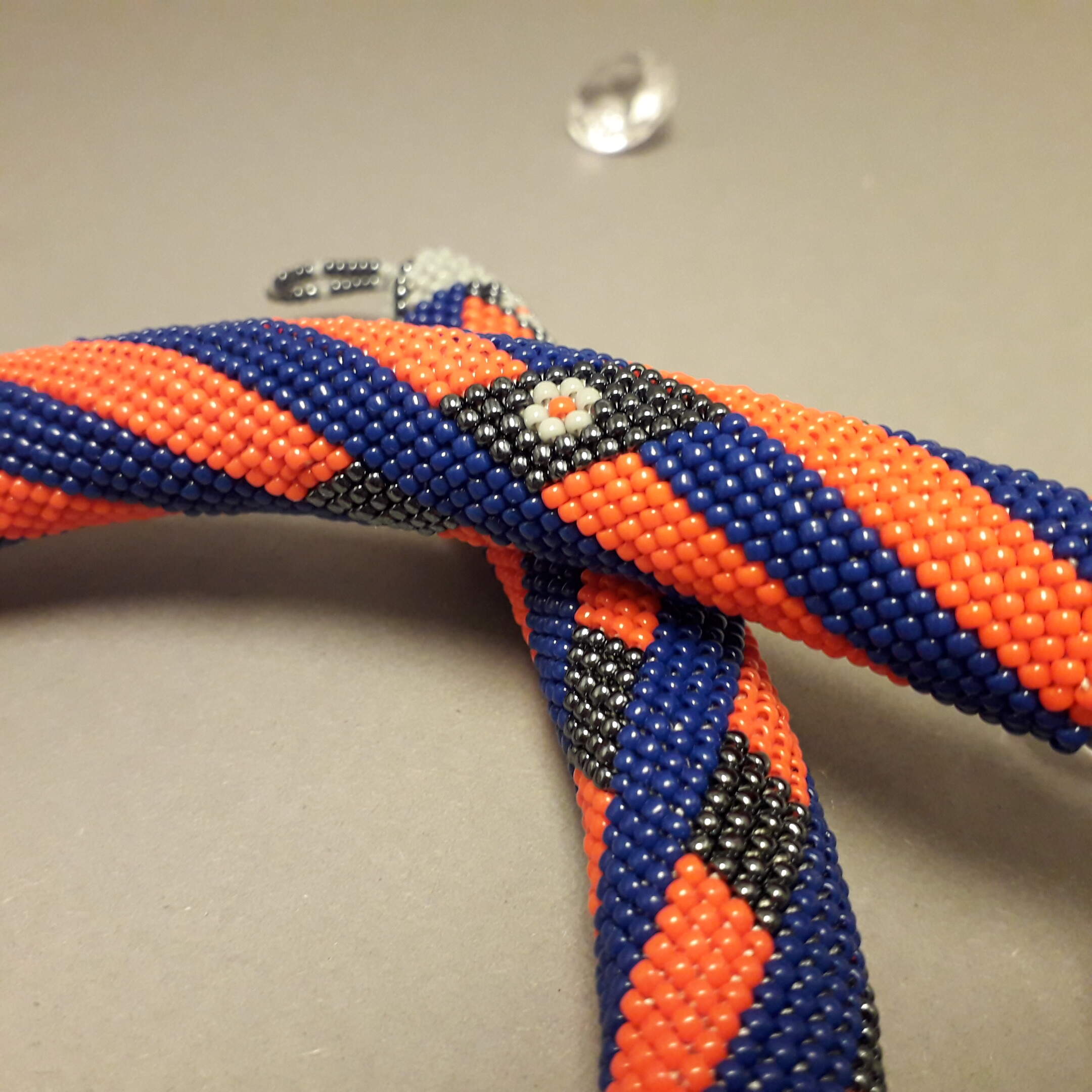 Collier Bleu Et Orange - Bijou Occasion - Sans Marque