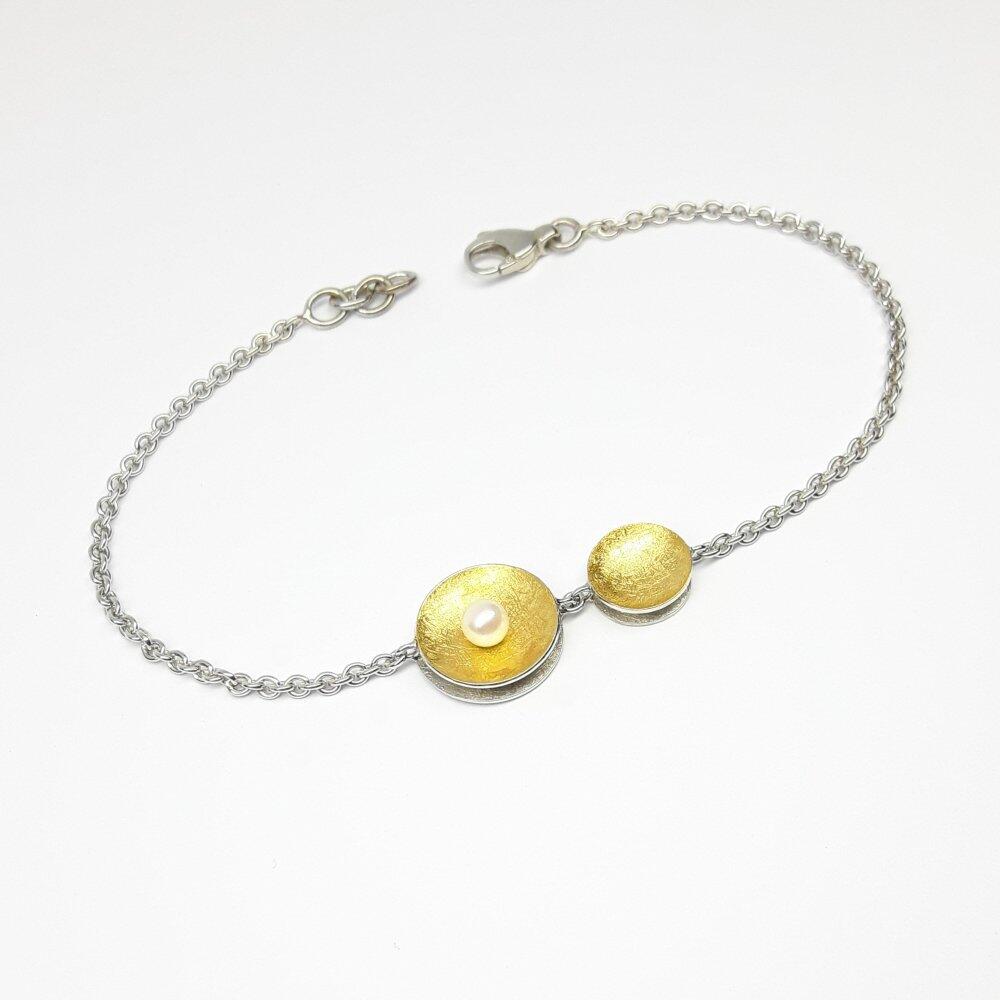 Armband aus Feingold, 925er Silber und Akoyaperle.