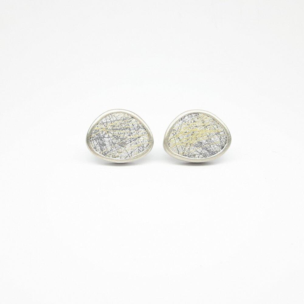 Stud earrings made of 925 silver, fine silver and 24kt fine gold. One of a kind.