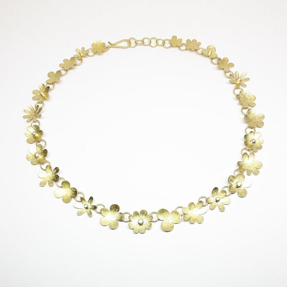 "flower power", necklace in 18kt yellow gold and diamonds. Unique piece.