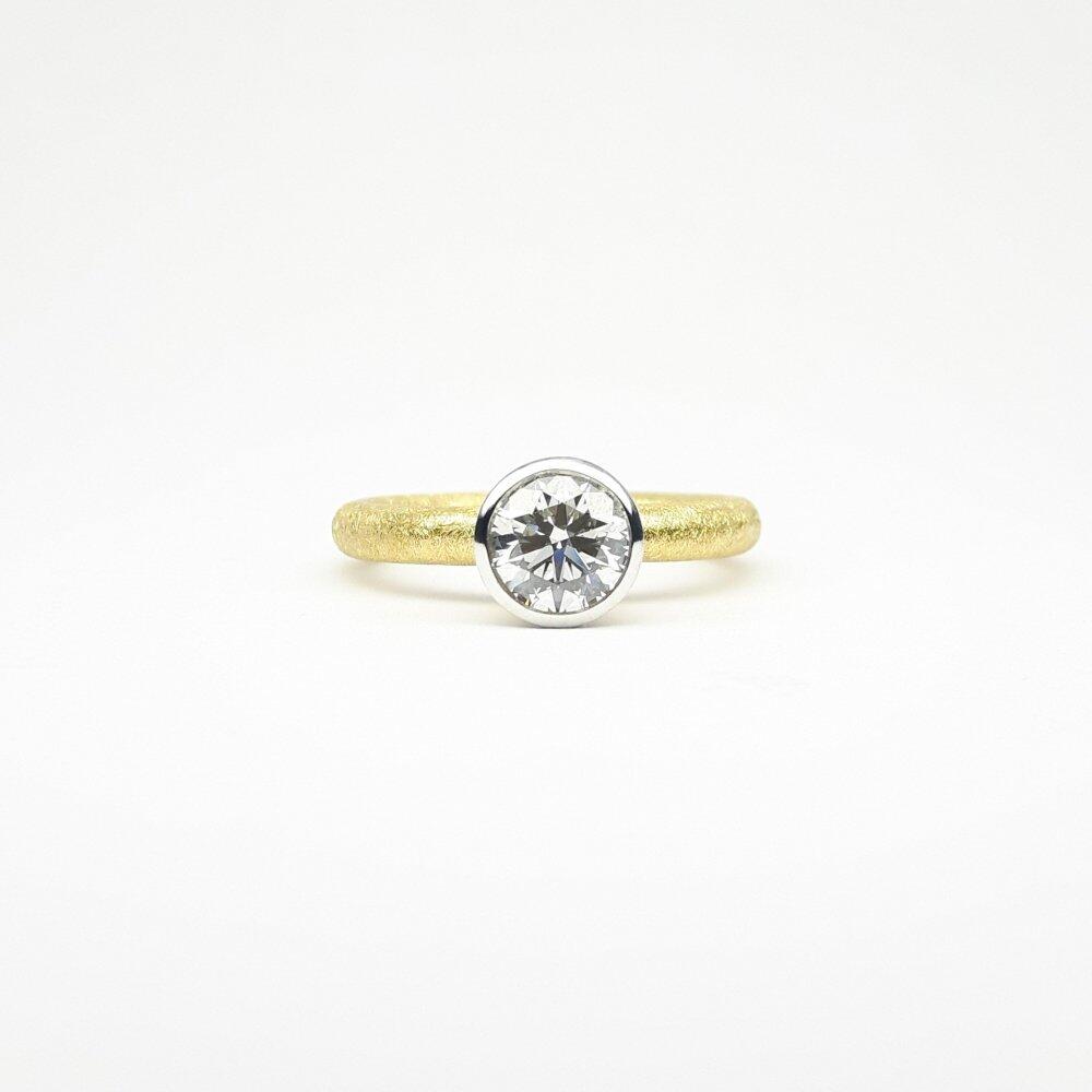 Solitär Ring aus 18kt Gelb-Weissgold und Diamant 1,17ct.