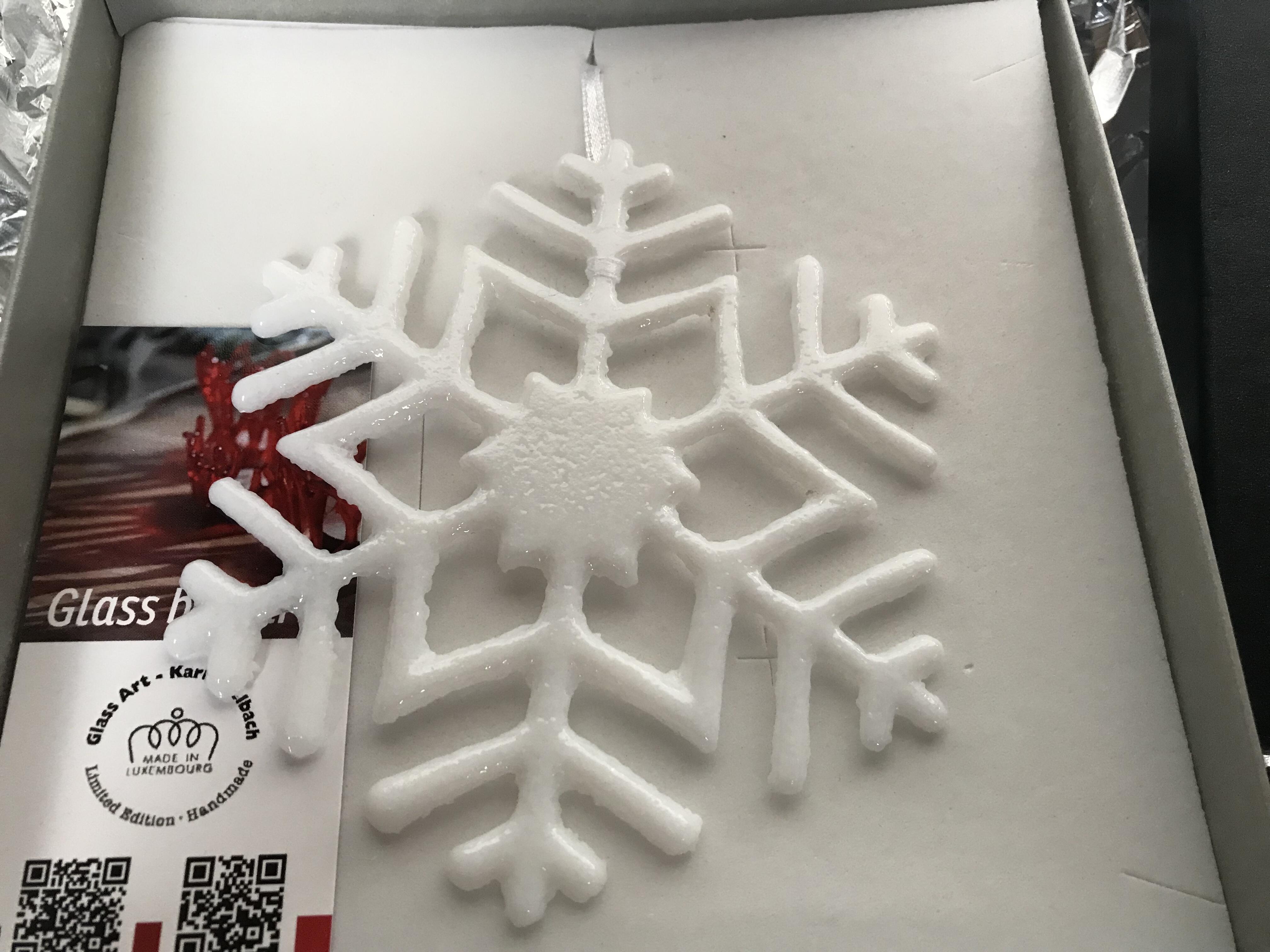 White glass snowflake, handmade, MADE IN LUXEMBOURG, design 2