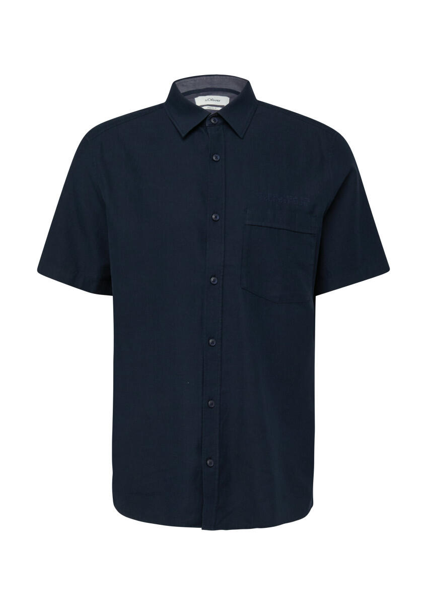 Coupe normale : chemise légère à manches courtes avec broderie