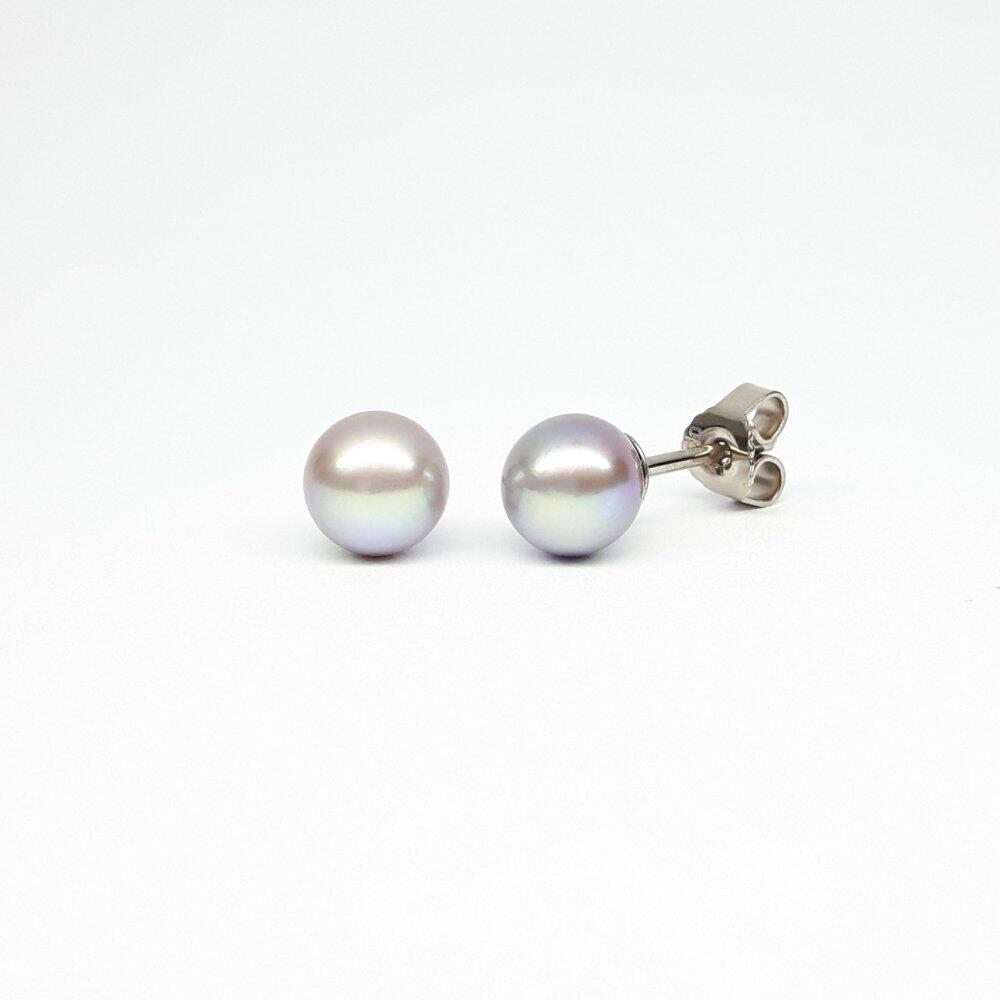Boucles d'oreilles en or blanc 18kt et perles grises d'eau douce 6,5-7mm.