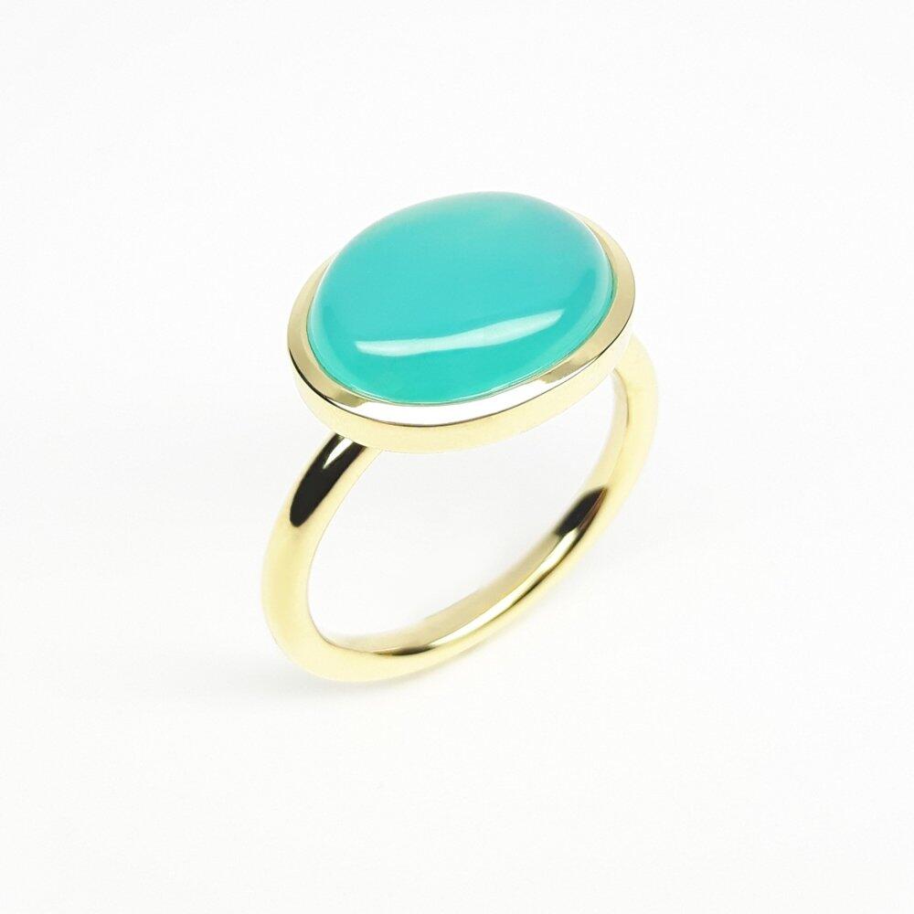 Ring aus 18kt Gelbgold und 1 Andenopal. Unikat.