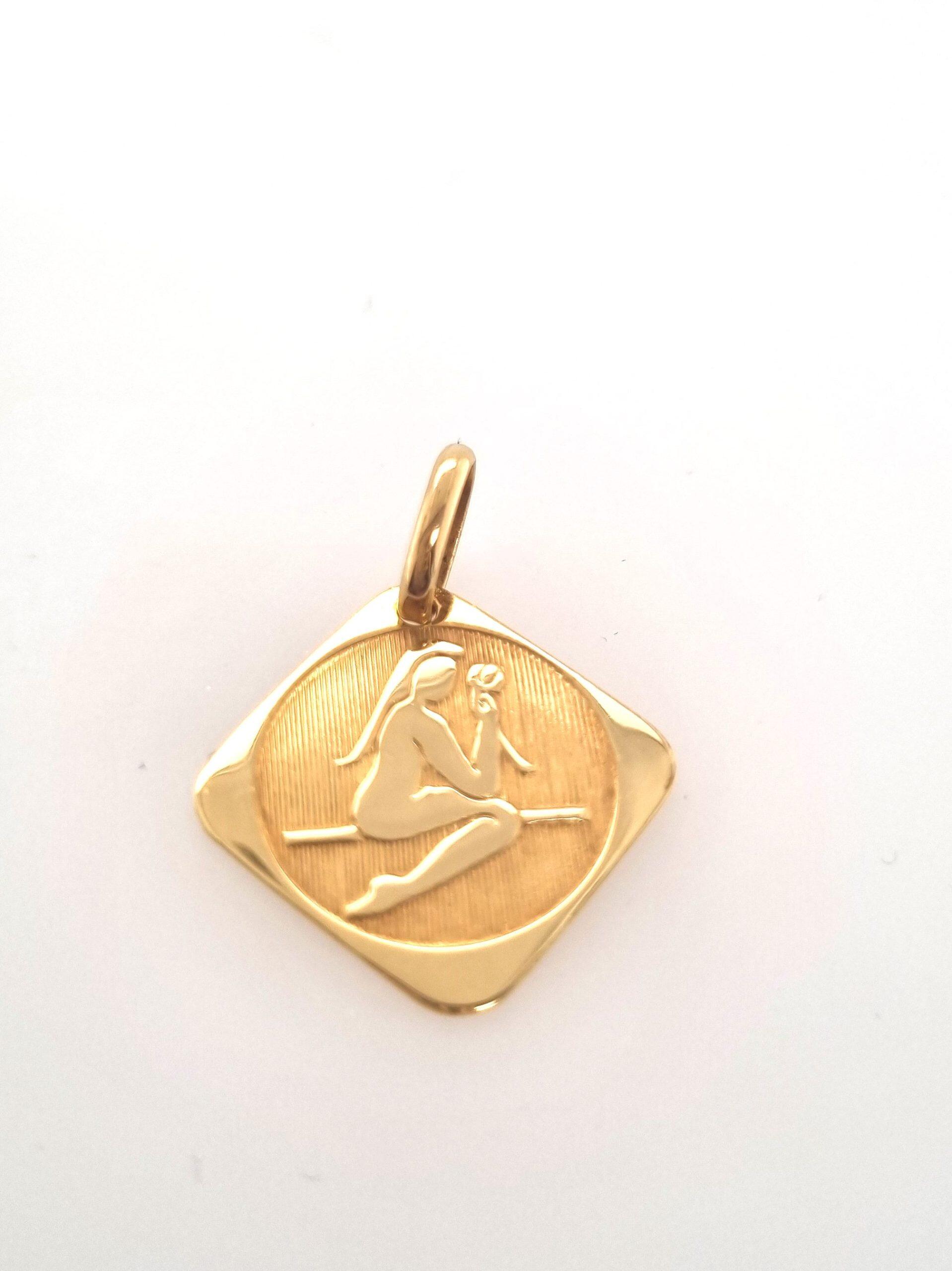 Pendentif médaille 1.5X1.5cm vierge or jaune 18K ( dernier modele )