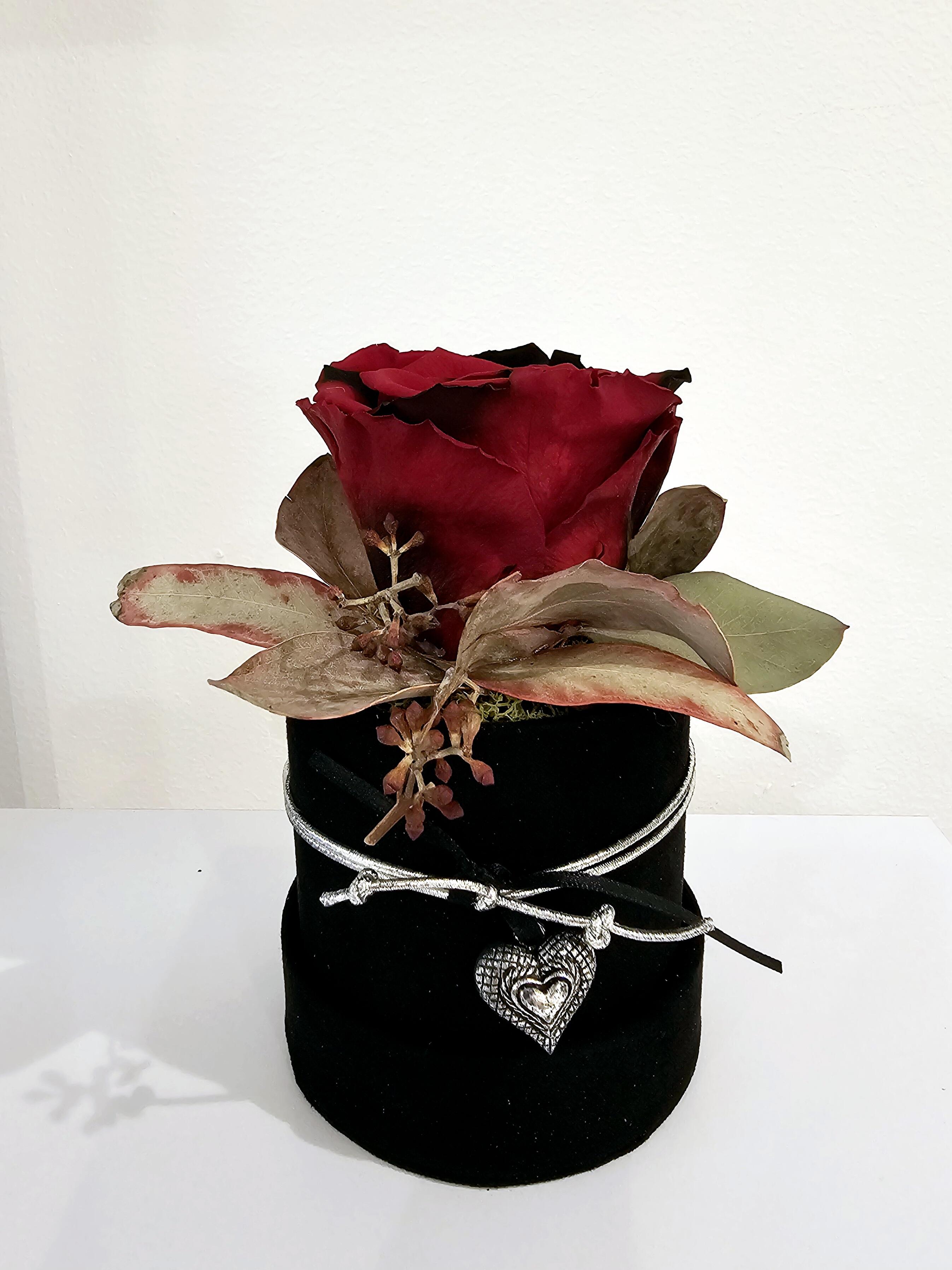 ST.VALENTIN: Infinity Rose dans une boîte noire