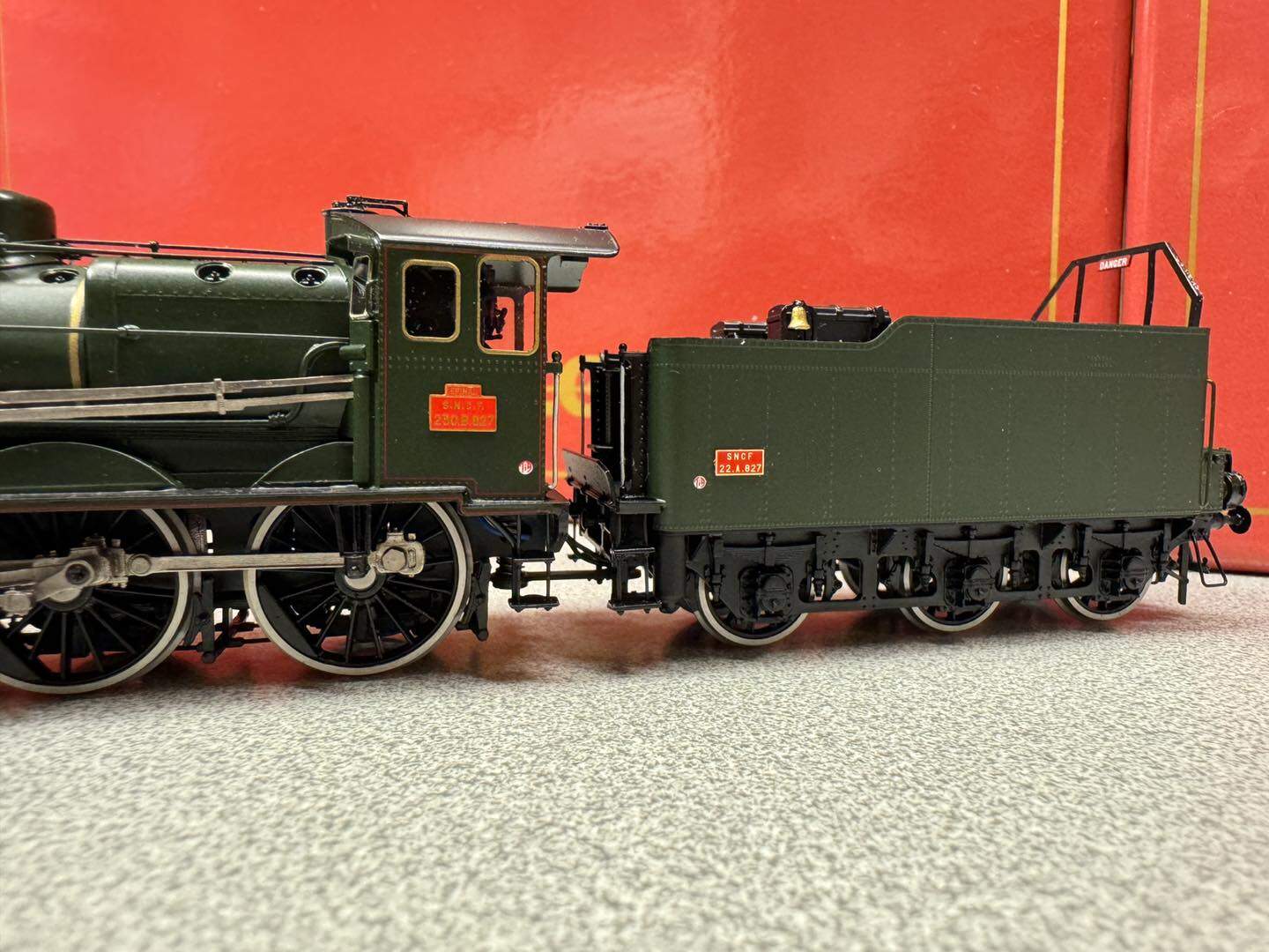 Fulgurex H0 Fulgurex 2280/6 SNCF 1-230B 827 vert noir dépôt Epinal