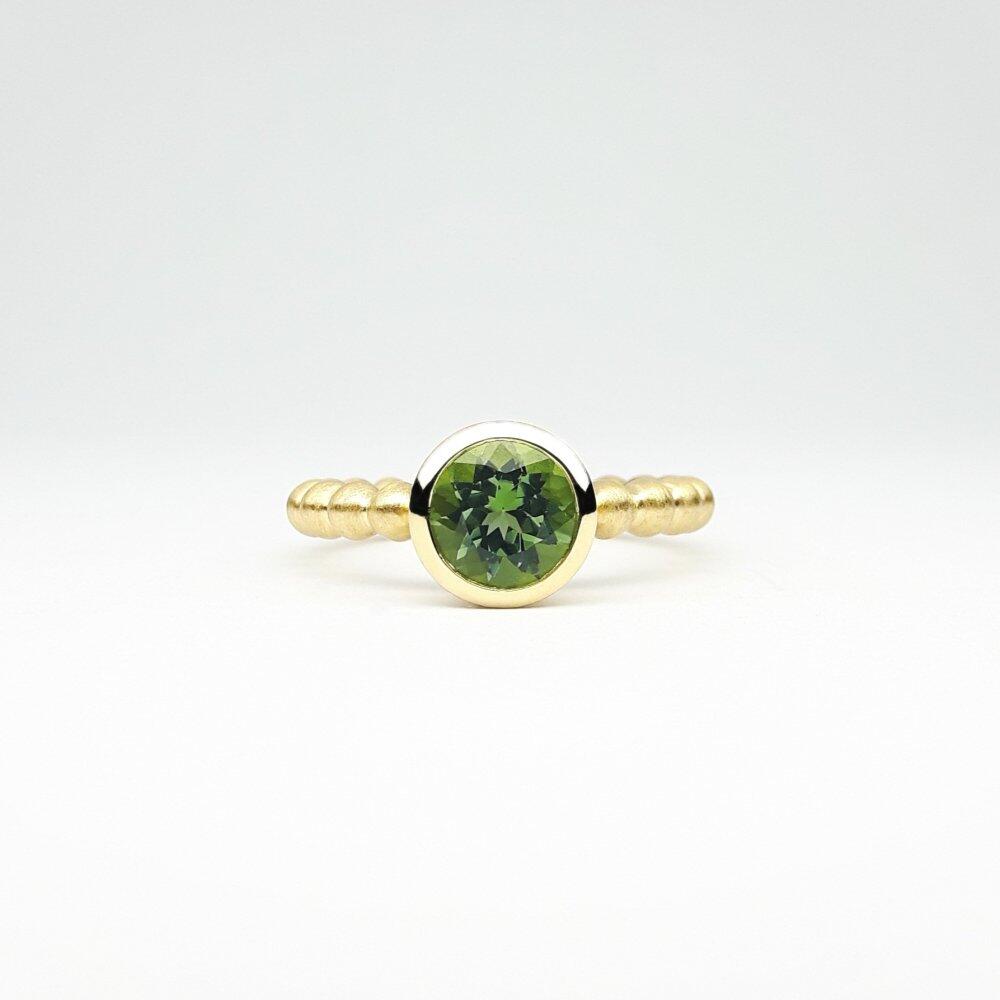 'round around' bague boules en or jaune 18kt et tourmaline verte Ø7mm.