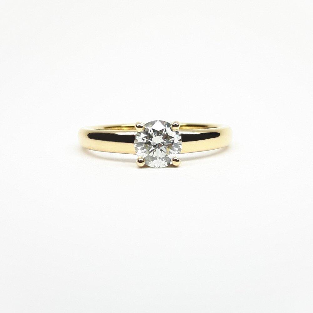"my queen", bague en or jaune 18kt et brillant 0,75ct. Pièce unique.