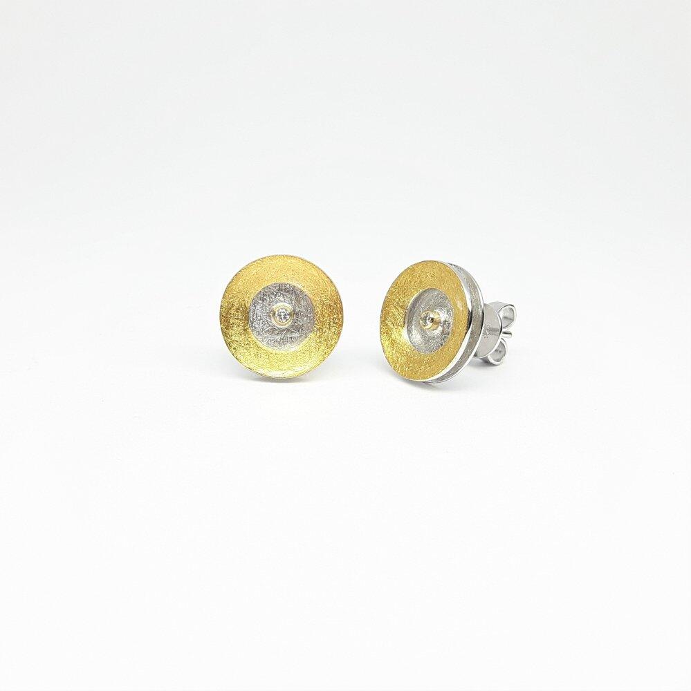 Boucles d'oreilles en argent 925/-, or fin, or jaune 18kt et brillants.