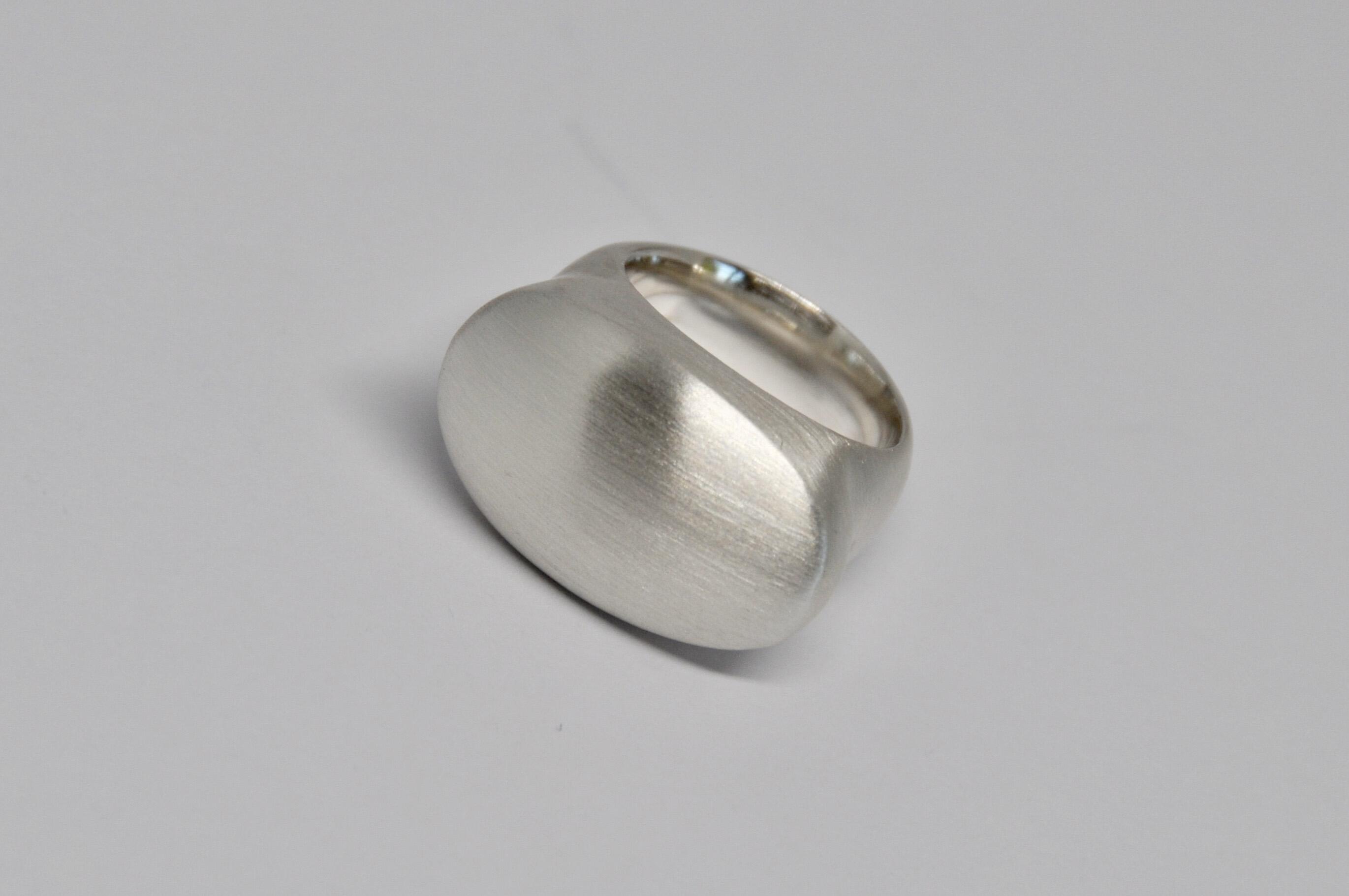 CHUNKY BRUSHED SILVER RING