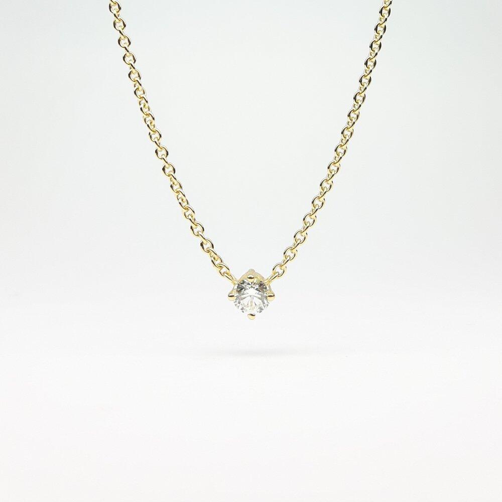 18k yellow gold necklace with a 0.25 ct brilliant-cut diamond.