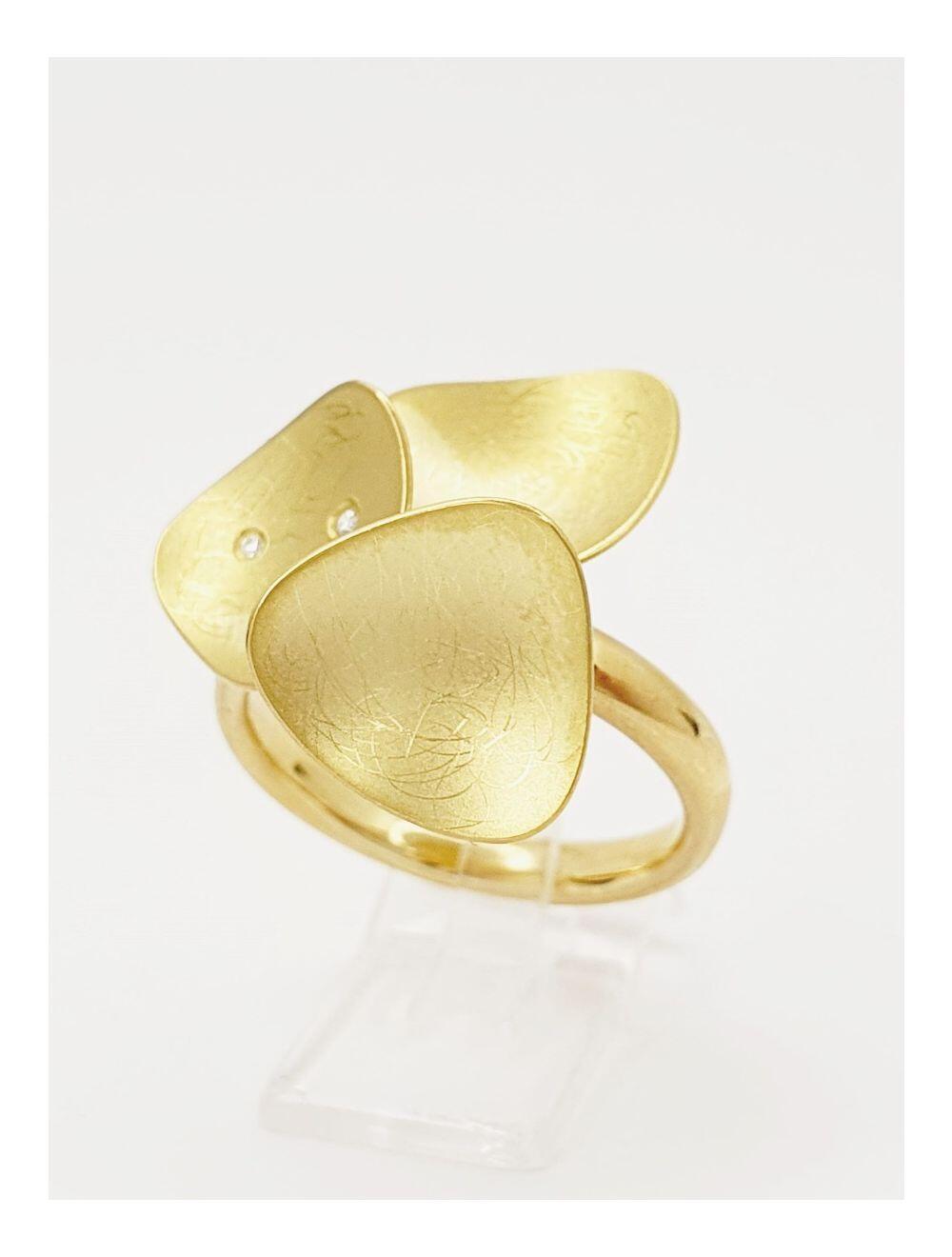 Yellow gold ring with 0.04ct natural diamonds