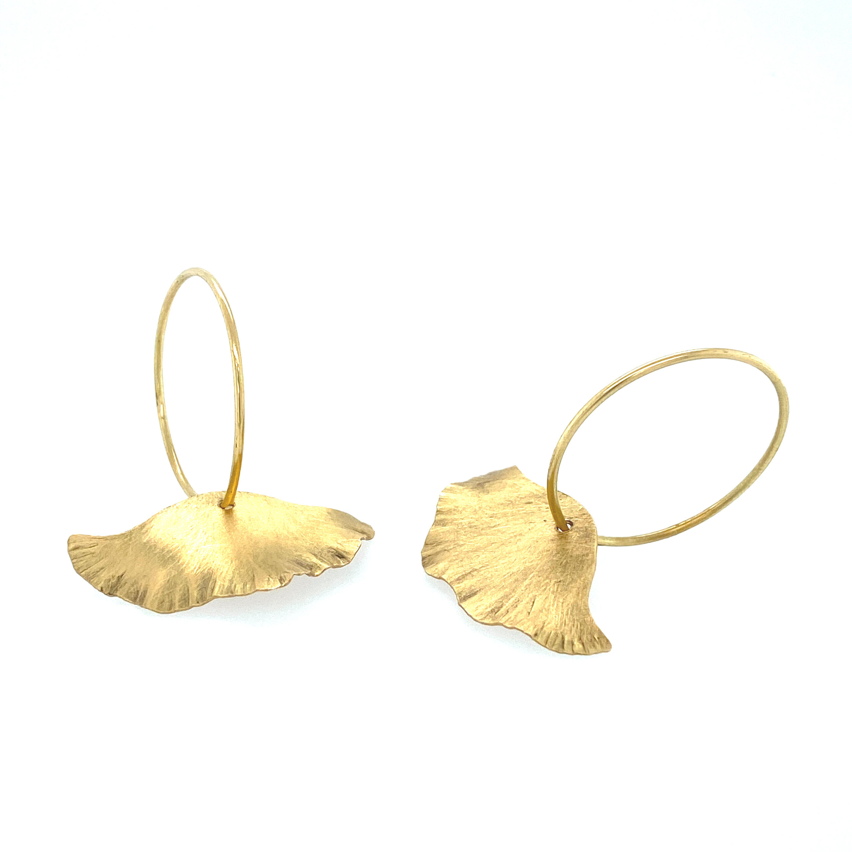 Earrings in 18 carat 750 fairtrade yellow gold/Nancy Fis Jewellery