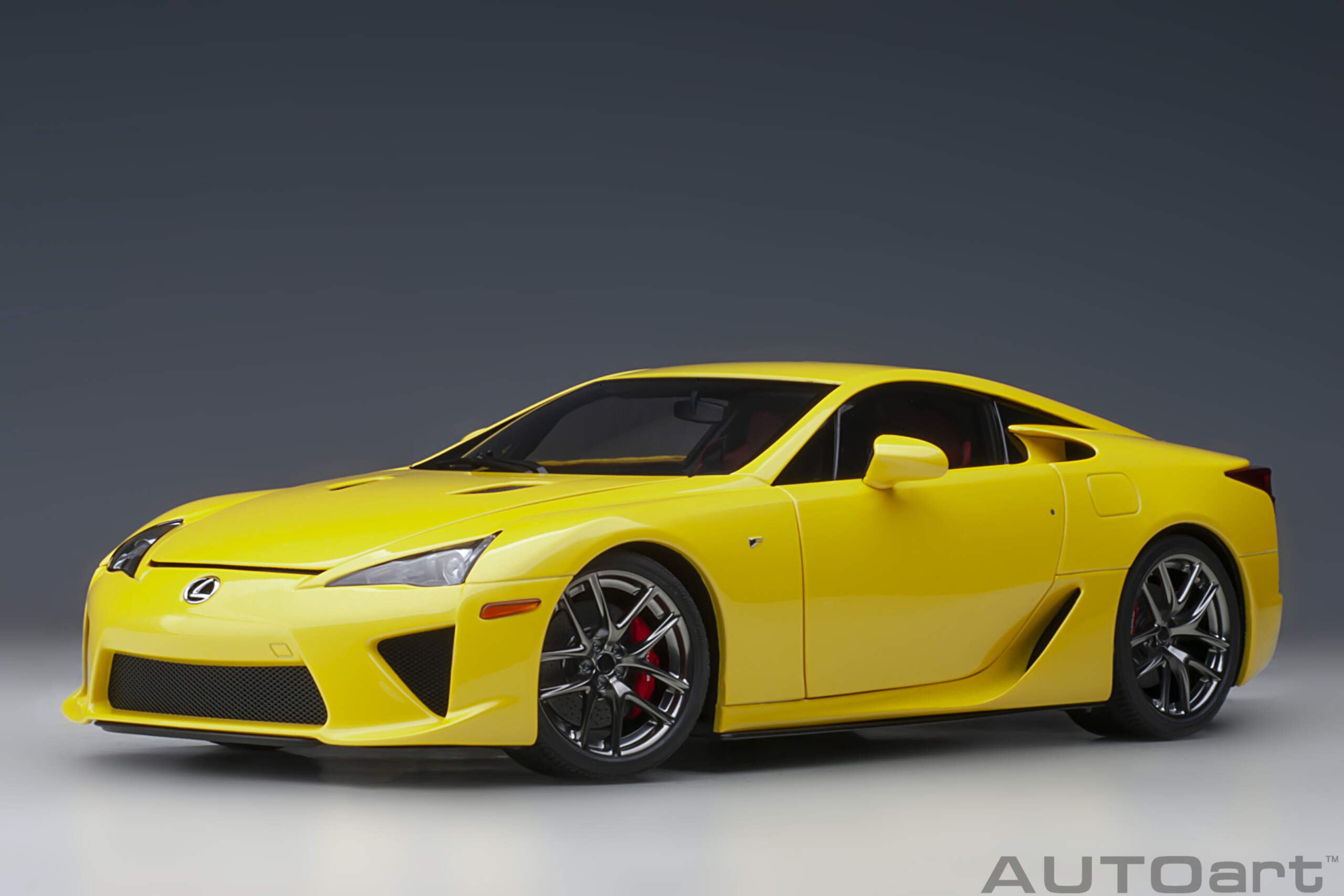 AutoArt AutoArt 78854 -Lexus LFA (Pearl Yellow ) - 1:18 | Letzshop