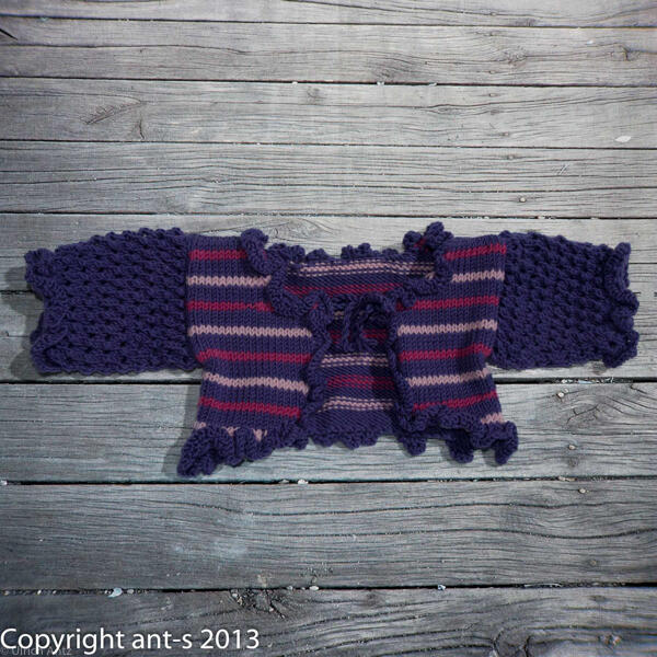Bolero für Babys, handgestrickt
