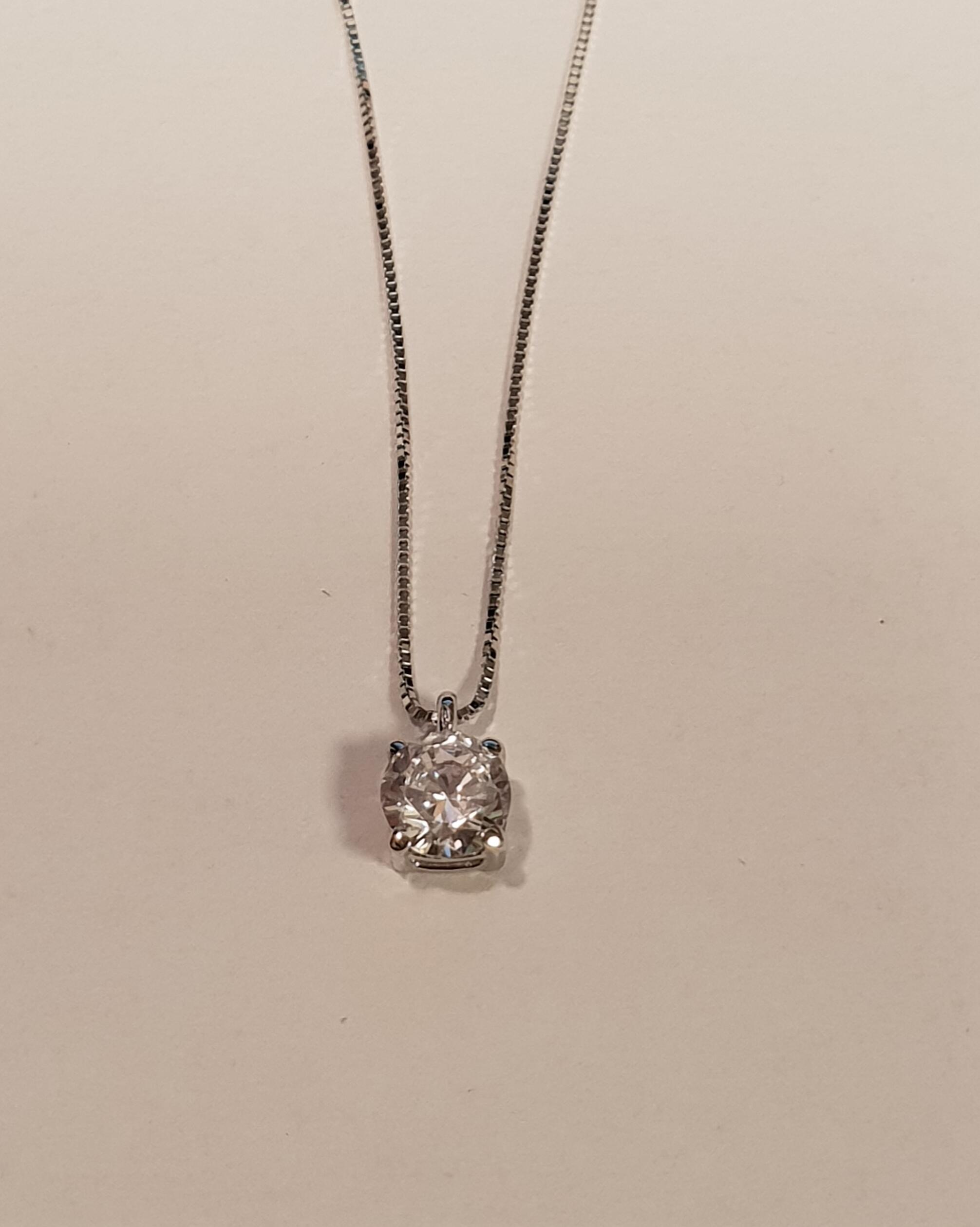 # Chaine collitaire or blanc avec un zircon 4.75mm