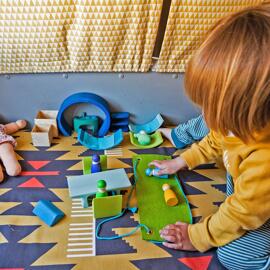Holzbausteine Puppenhaus-Zubehör Puppenhäuser Spielzeuge grimm's