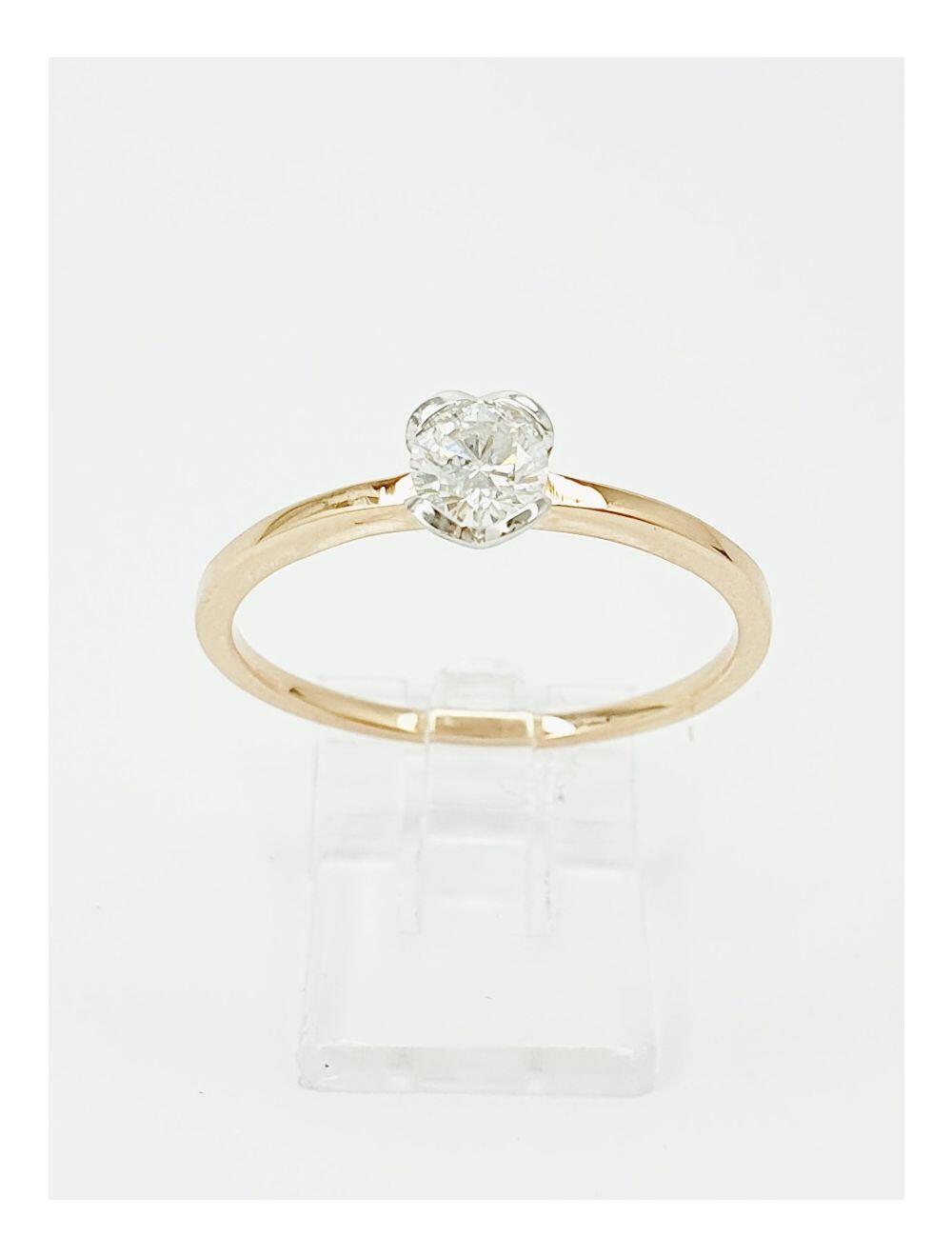 # Solitärring aus Roségold und Weißgold mit 0,33 ct natürlichem Diamanten, seitlicher Herzfassung