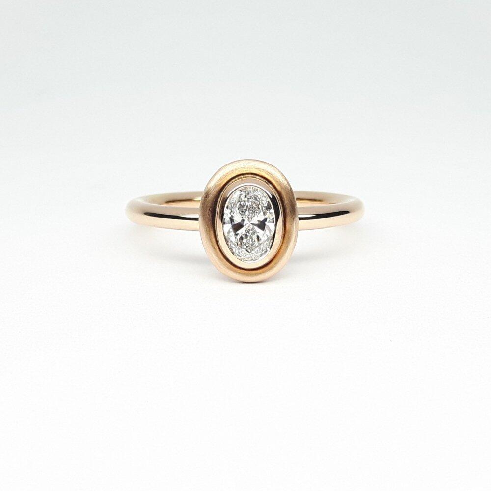 Solitärring aus 18kt Rotgold und Diamant 0,40ct. Unikat.