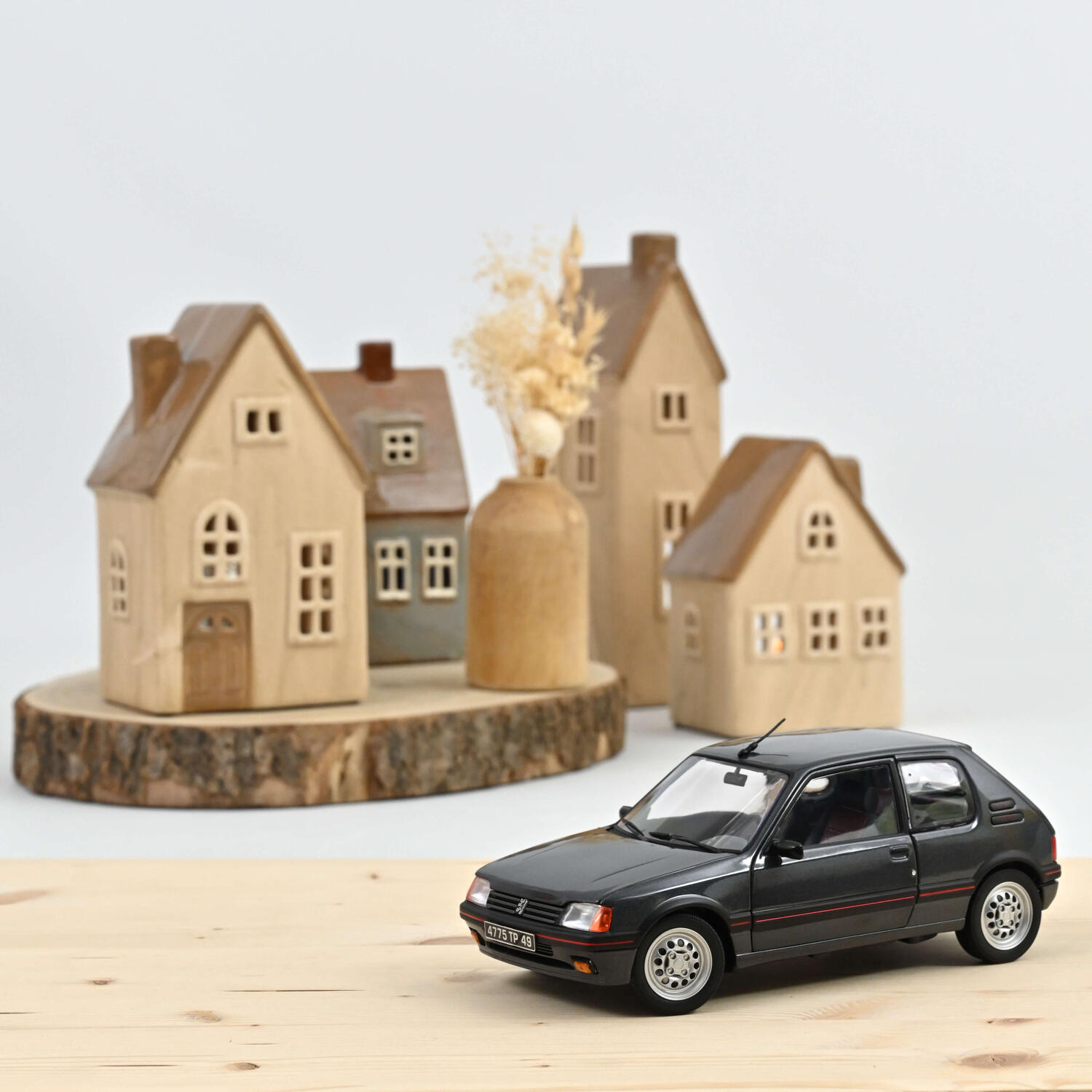NOREV - Peu 205 GTI 1.6-1988 - 1/18, Gris NOREV - Peu 205 GTI 1.6-1988 - 1/18, Gris