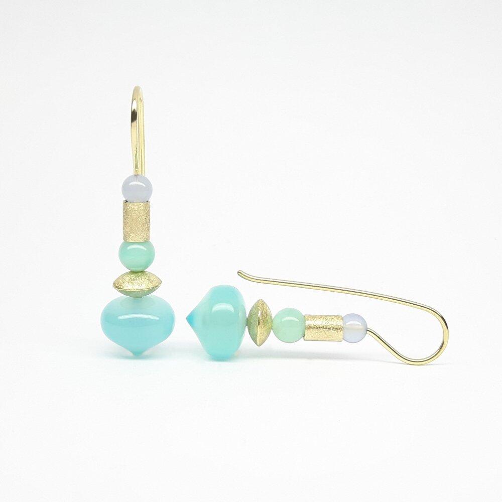 Earrings in 18kt yellow gold, sea-blue chalcedony pampels, Andean opal and chalcedony beads. Unique piece.