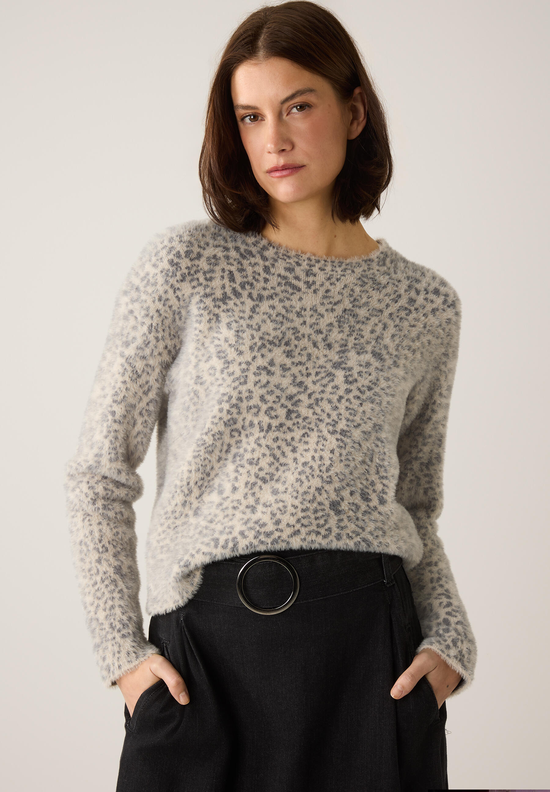 Boxy Pullover with Leo Print