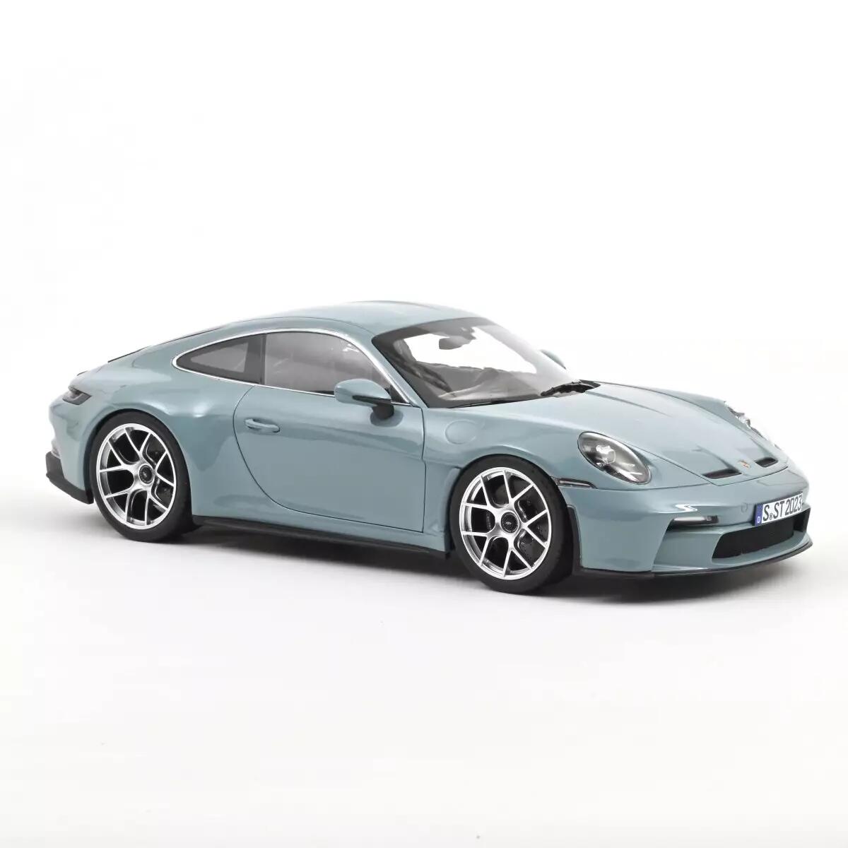 Norev - 127550 - 2023 Porsche 911 S/T - Meissen blue - 1:12
