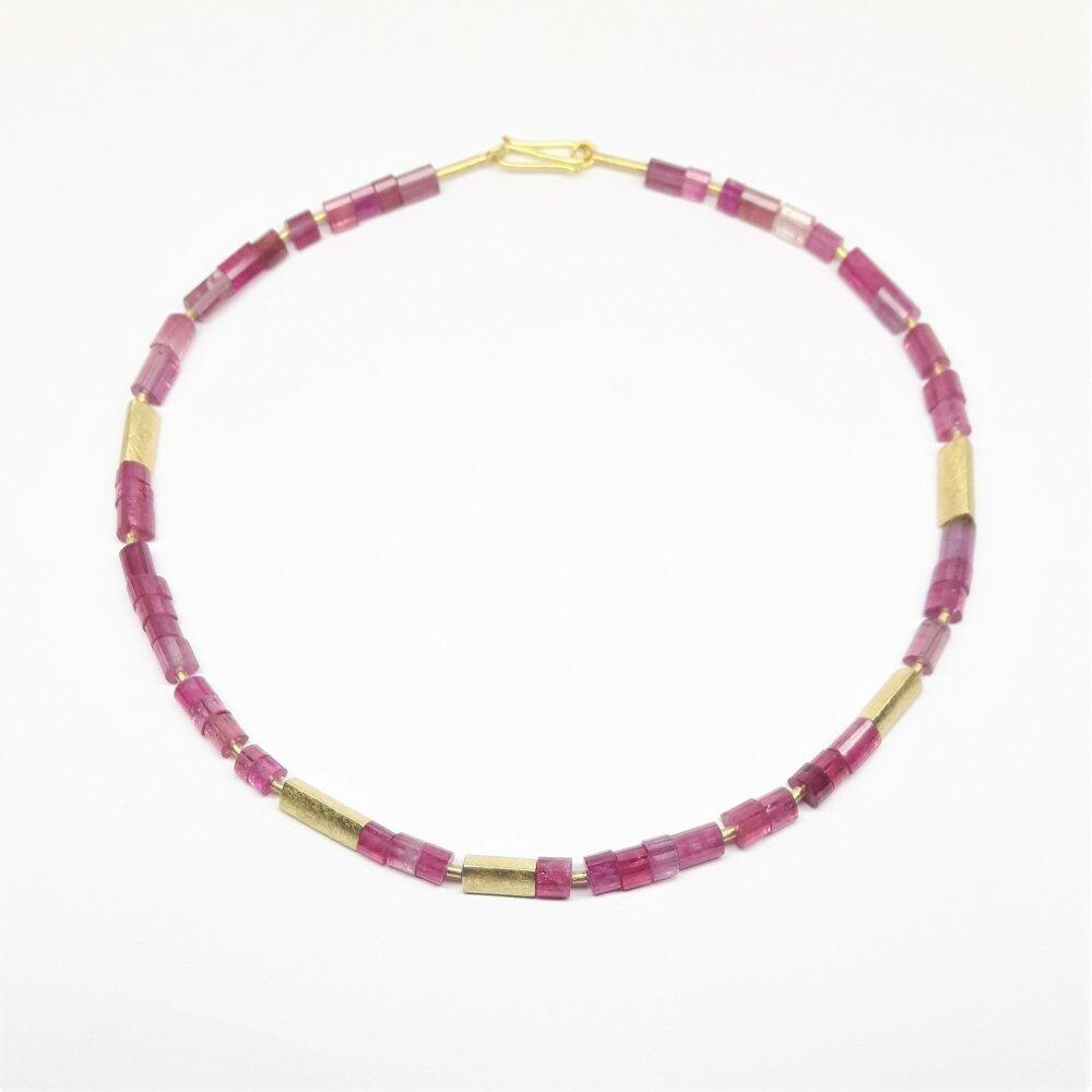 Collier en tourmaline rose et or jaune 18kt. Pièce unique.